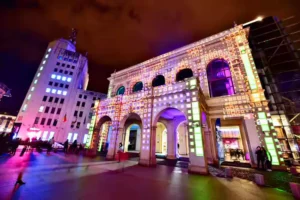 Projection mapping with water fountain